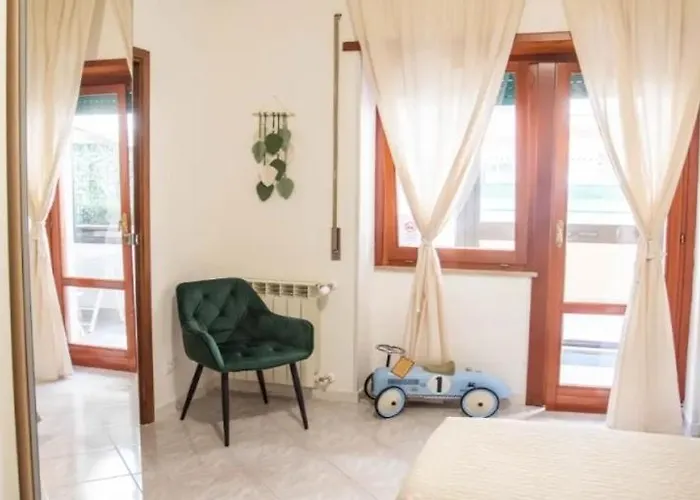 La Terrazza Nel Centro "appartamento Con 2 Stanze E 2 Bagni' Pansiyon *
