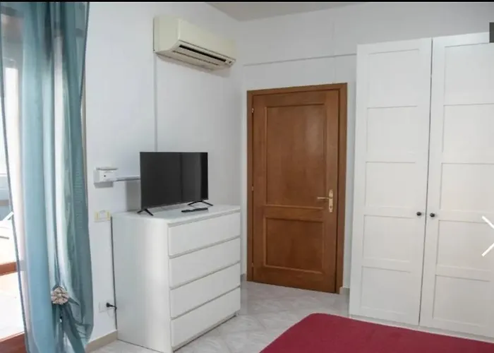Pansiyon La Terrazza Nel Centro "appartamento Con 2 Stanze E 2 Bagni' *