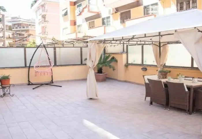 La Terrazza Nel Centro "appartamento Con 2 Stanze E 2 Bagni' Hospedagem domiciliar Roma